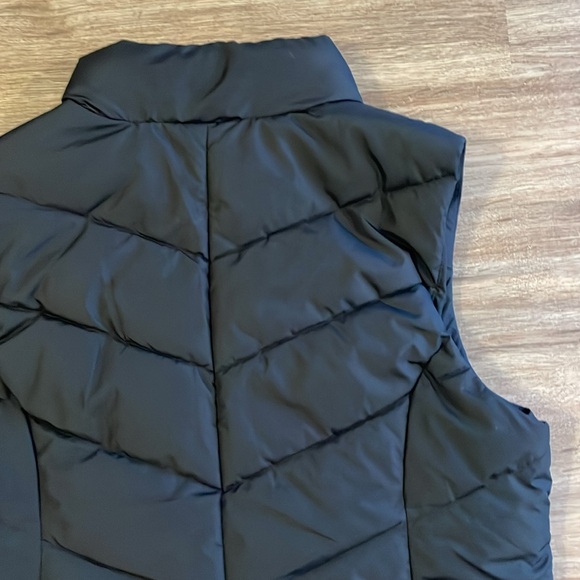 Cole Haan Black Chevron Quilted Puffer Vest Jacket - Picture 9 of 11